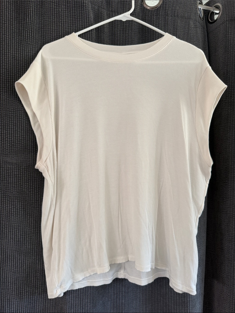 American Eagle Outfitters Ribbed Sleeveless Crewneck Top in Cream